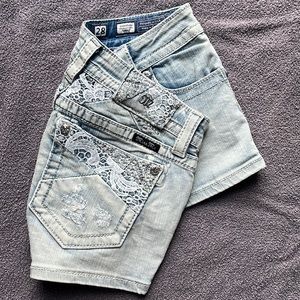 Miss Me Signature Short Size 28.